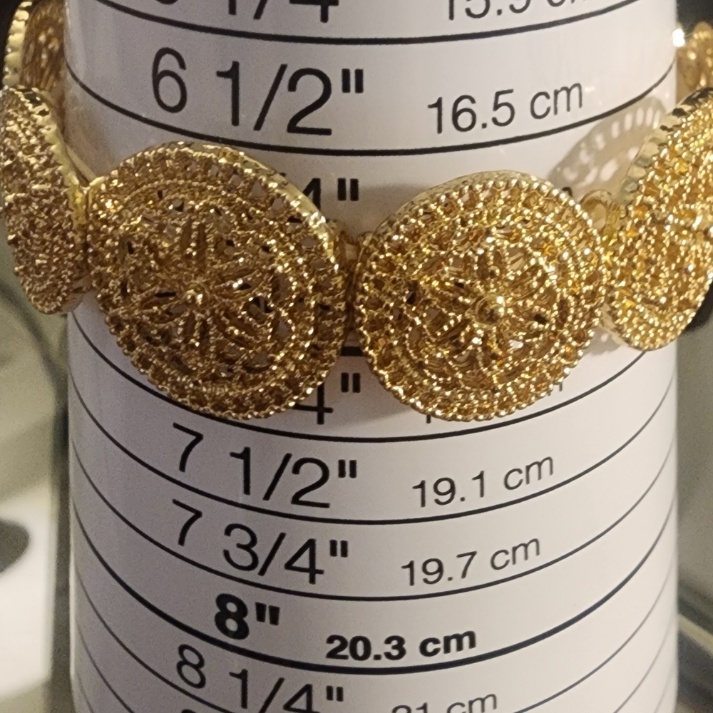 Elegant Gold‎ Tone Bracelet for Women
